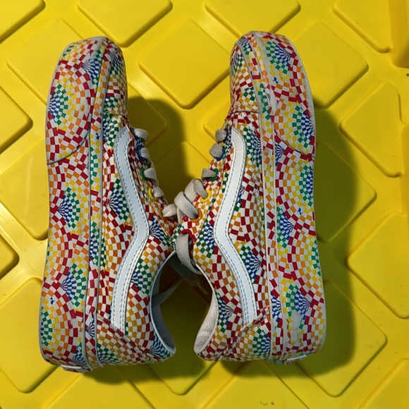 Vans - Picture 4 of 5